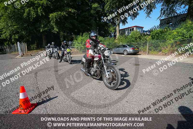 cadwell park;cadwell park photographs;cadwell trackday photographs;enduro digital images;event digital images;eventdigitalimages;peter wileman photography;racing digital images;trackday digital images;trackday photos